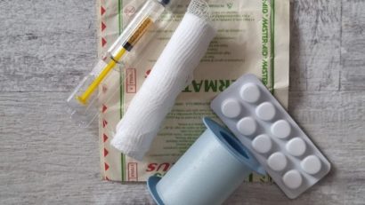 Salvamont Mureș instalează truse de prim ajutor în refugiile montane