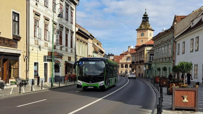 Tarife majorate pentru turiștii care vor să-și parcheze mașinile în centrul Brașovului Tarife majorate pentru turiștii care vor să-și parcheze mașinile în centrul Brașovului
