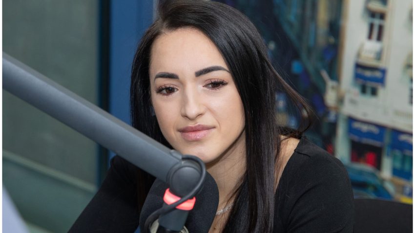 Portret de campioană • Gimnasta Larisa Iordache Portret de campioană • Gimnasta Larisa Iordache