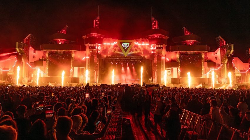 Impactul Festivalului Beach, Please!: tarife duble la cazare Impactul Festivalului Beach, Please!: tarife duble la cazare