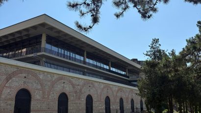Expoziția foto-documentară în aer liber – „File de istorie tomitană: Edificiul roman cu mozaic”, în Piața Ovidiu din Constanța