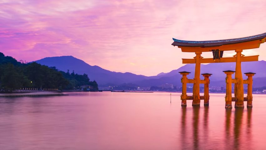 Japonia, vizitată de un număr record de turiști Japonia, vizitată de un număr record de turiști