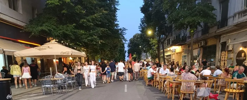 CONSTANȚA: Bulevardul Tomis devine pietonal în weekend CONSTANȚA: Bulevardul Tomis devine pietonal în weekend