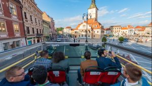 BRAȘOV: Ultimele curse din această toamnă pentru autobuzul turistic