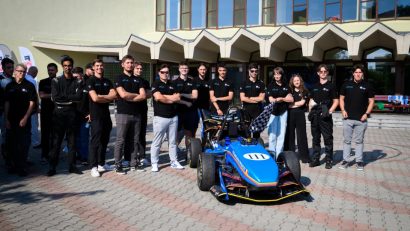Noaptea Cercetătorilor, la Brașov: Fotografii cu campionii și monoposturile BlueStreamline