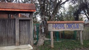 CJCPCT Gorj: Ziua Crucii, sărbătorită la Muzeul Crucilor de la Măceșu