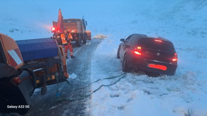 Vremea nefavorabilă închide, temporar, traficul pe Transfăgărășan