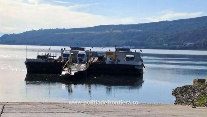 Traversarea Dunării cu bacul, reluată la Bechet