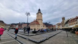 BRAȘOV. „Regina Maria, ambasador irezistibil al României Mari”, expoziție în Piața Sfatului BRAȘOV. „Regina Maria, ambasador irezistibil al României Mari”, expoziție în Piața Sfatului