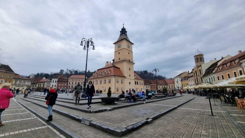 BRAȘOV. „Regina Maria, ambasador irezistibil al României Mari”, expoziție în Piața Sfatului BRAȘOV. „Regina Maria, ambasador irezistibil al României Mari”, expoziție în Piața Sfatului