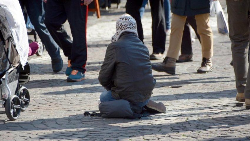 BUCUREȘTI: Direcţia de Asistenţă Socială numără persoanele fără adăpost BUCUREȘTI: Direcţia de Asistenţă Socială numără persoanele fără adăpost