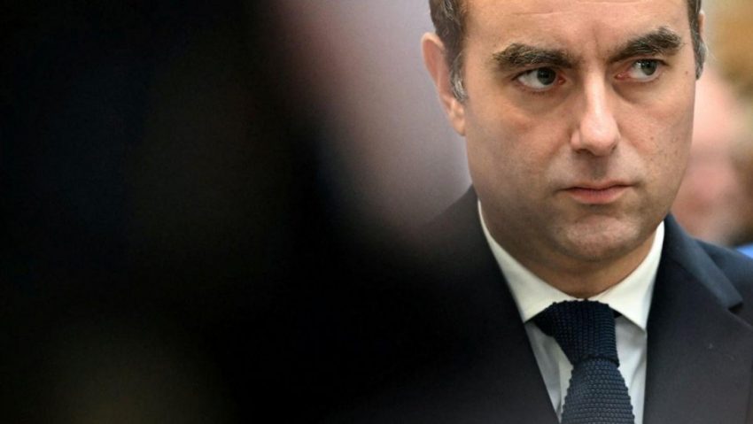 FRANȚA: Reconfirmat premier, Sébastien Lecornu și-a prezentat echipa guvernamentală FRANȚA: Reconfirmat premier, Sébastien Lecornu și-a prezentat echipa guvernamentală
