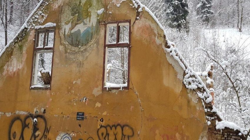 BRAȘOV: Fostul han de la Pietrele lui Solomon va intra în reabilitare BRAȘOV: Fostul han de la Pietrele lui Solomon va intra în reabilitare