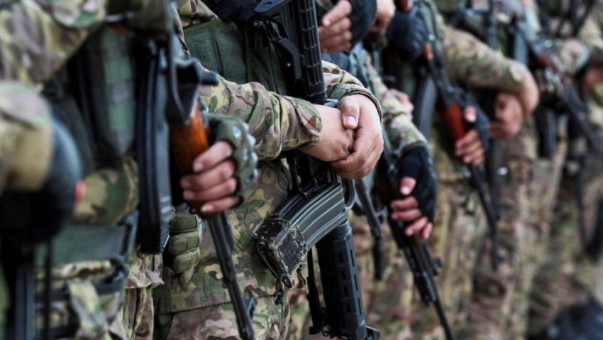 Hamas execută în stradă presupuşi colaboratori ai Israelului Hamas execută în stradă presupuşi colaboratori ai Israelului