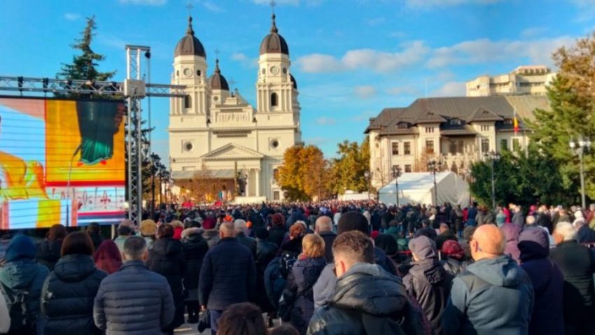 IAȘI: Sărbătorile prilejuite de Hramul Sfintei Cuvioase Parascheva, la final IAȘI: Sărbătorile prilejuite de Hramul Sfintei Cuvioase Parascheva, la final