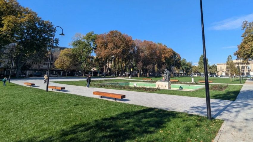 CONSTANȚA: Critici la adresa parcului de la Teatrul Oleg Danovski, după reabilitare CONSTANȚA: Critici la adresa parcului de la Teatrul Oleg Danovski, după reabilitare