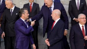 Miniștrii Apărării din țările NATO, reuniți la Bruxelles pentru a discuta despre consolidarea ripostei la provocările Rusiei