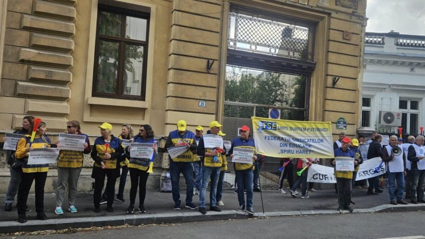 Nou protest sindical, în fața sediului Ministerului Educației Nou protest sindical, în fața sediului Ministerului Educației