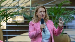 Mandatul șefei Spitalului Militar Central nu va mai fi prelungit, anunță ministrul Moșteanu