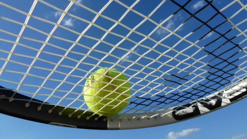 Sorana Cîrstea și Jaqueline Cristian, calificate în semifinalele turneului de tenis la Osaka Sorana Cîrstea și Jaqueline Cristian, calificate în semifinalele turneului de tenis la Osaka