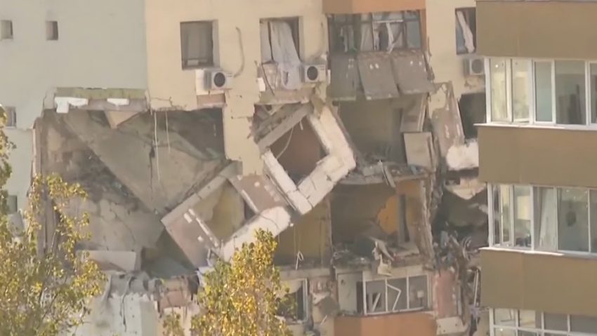 Explozie în Rahova: S-a reușit intrarea în anumite locuințe, pentru ca cetățenii să își ia bunurile necesare și animale de companie Explozie în Rahova: S-a reușit intrarea în anumite locuințe, pentru ca cetățenii să își ia bunurile necesare și animale de companie
