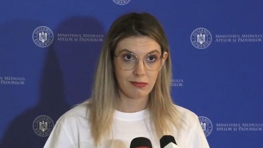 Ministrul Mediului, după un protest al unui grupi de romi împotriva inițiativei sale de interzicere a căsătoriilor forțate: „De ce oare sunt numai bărbați la protest?” Ministrul Mediului, după un protest al unui grupi de romi împotriva inițiativei sale de interzicere a căsătoriilor forțate: „De ce oare sunt numai bărbați la protest?”