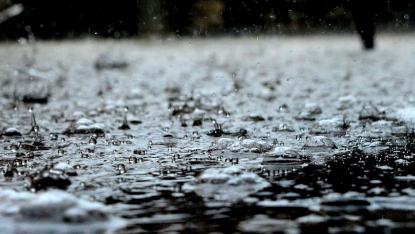 Cod roșu de ploi în trei județe, de marți seara. Cod galben în Bucureşti şi alte 17 judeţe, de luni seara