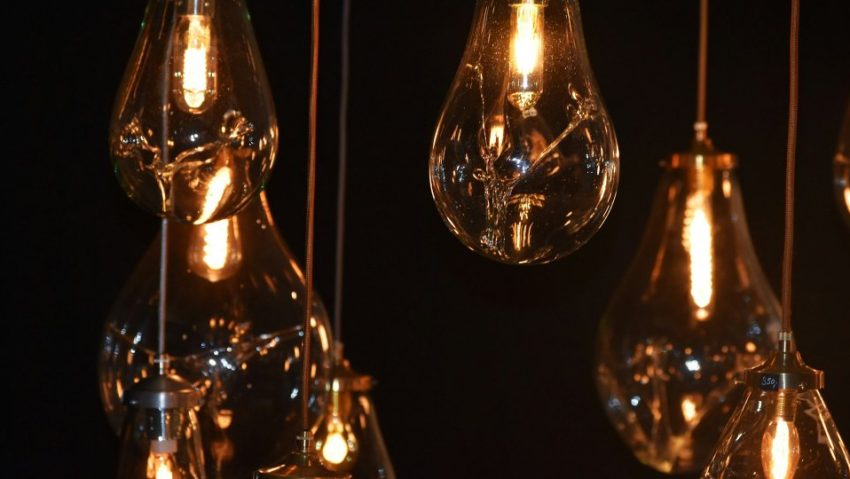 Ministrul Energiei: Preţul pe KWh pentru consumatorul casnic ar putea ajunge la 1 leu, 1 leu „şi un pic”
