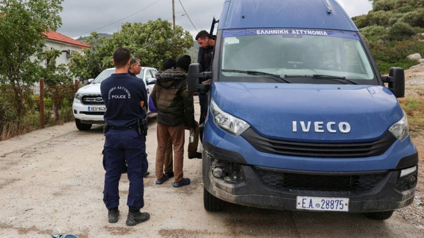 GRECIA: O barcă pneumatică ce transporta 38 de migranți s-a scufundat. Patru persoane au murit