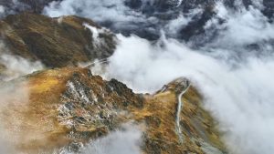 Circulaţia pe Transfăgărăşan se închide temporar din cauza zăpezii