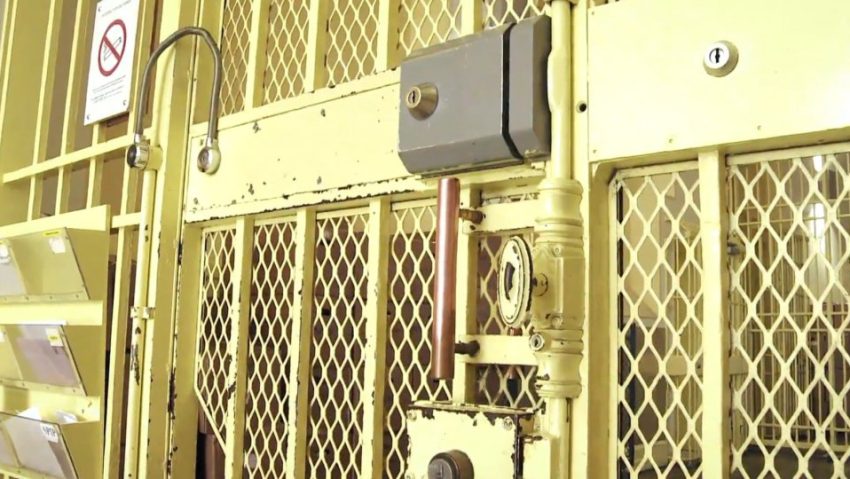 Polițiști de penitenciare protestează la Craiova. ANP: Centrul nu se desființează, ci se reorganizează Polițiști de penitenciare protestează la Craiova. ANP: Centrul nu se desființează, ci se reorganizează