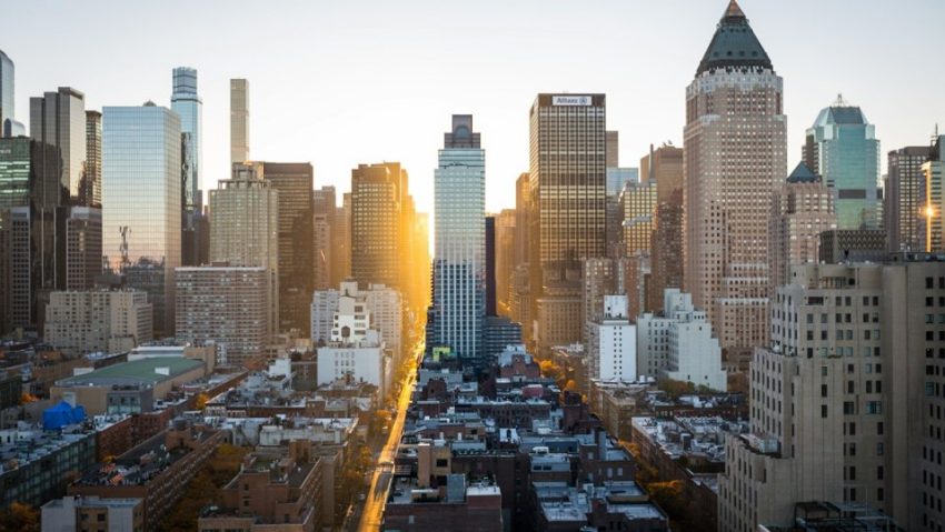 Orașul New York acuză giganții rețelelor sociale că alimentează criza sănătății mintale a tinerilor Orașul New York acuză giganții rețelelor sociale că alimentează criza sănătății mintale a tinerilor