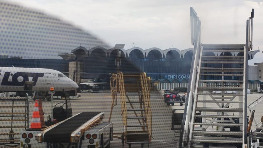 Un avion a aterizat de urgenţă pe Aeroportul Otopeni Un avion a aterizat de urgenţă pe Aeroportul Otopeni