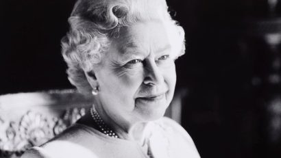 Garderoba reginei Elisabeta a II-a, vedeta unei mari expoziții