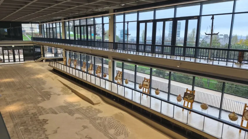 CONSTANȚA: Peste 1000 de vizitatori au admirat deja Edificiul Roman cu Mozaic | AUDIO