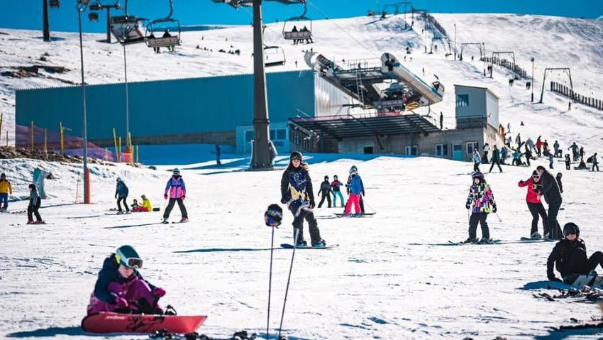 Sezonul de schi de la Straja se deschide cu muzică și foc de artificii