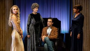 BUCUREȘTI: ”Trei femei înalte” de Edward Albee – premieră oficială la Teatrul Mic