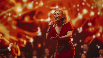 Soprana Irina Baianț a impresionat BT Arena cu un concert elegant, intens și profund emoționant: Illuminarium Christmas Legacy