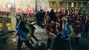 SIBIU: Marea Moșmondeală adună zeci de „Moși” la start