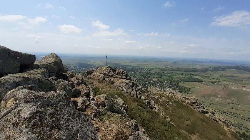 TULCEA: Traseu adaptat persoanelor cu dizabilităţi care vor să viziteze Munţii Măcinului