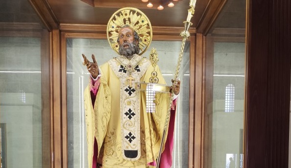 Creştinii îl sărbătoresc pe Sfântul Nicolae