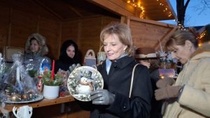 Târgul de Crăciun de la Castelul Săvârșin își deschide porțile pentru vizitatori