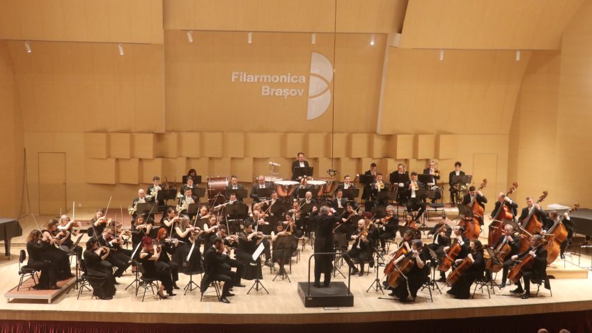Cristian Mandeal revine la Filarmonica Brașov!