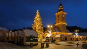 BRAȘOV: Târgul de Crăciun din Piața Sfatului rămâne deschis până pe 11 ianuarie