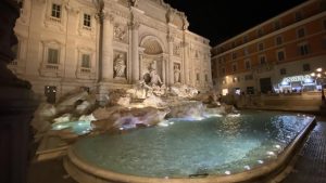 Cu bani la Fontana di Trevi