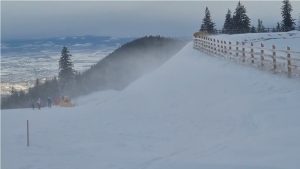 Telegondola și telecabinele din Poiana Brașov, oprite din cauza vântului