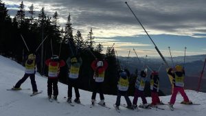 Tabere de schi pentru copii, gata de start în Poiana Brașov