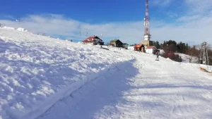 Zăpadă consistentă în Munții Banatului