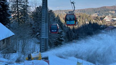 Se produce zăpadă artificială pe pârtiile din Postăvarul. Schiați cu atenție!