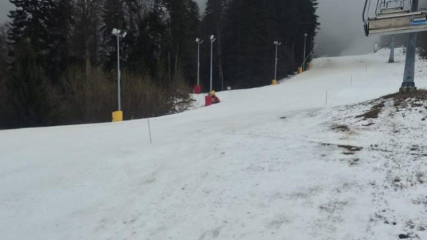 Se schiază în condiții de primăvară în Poiana Brașov